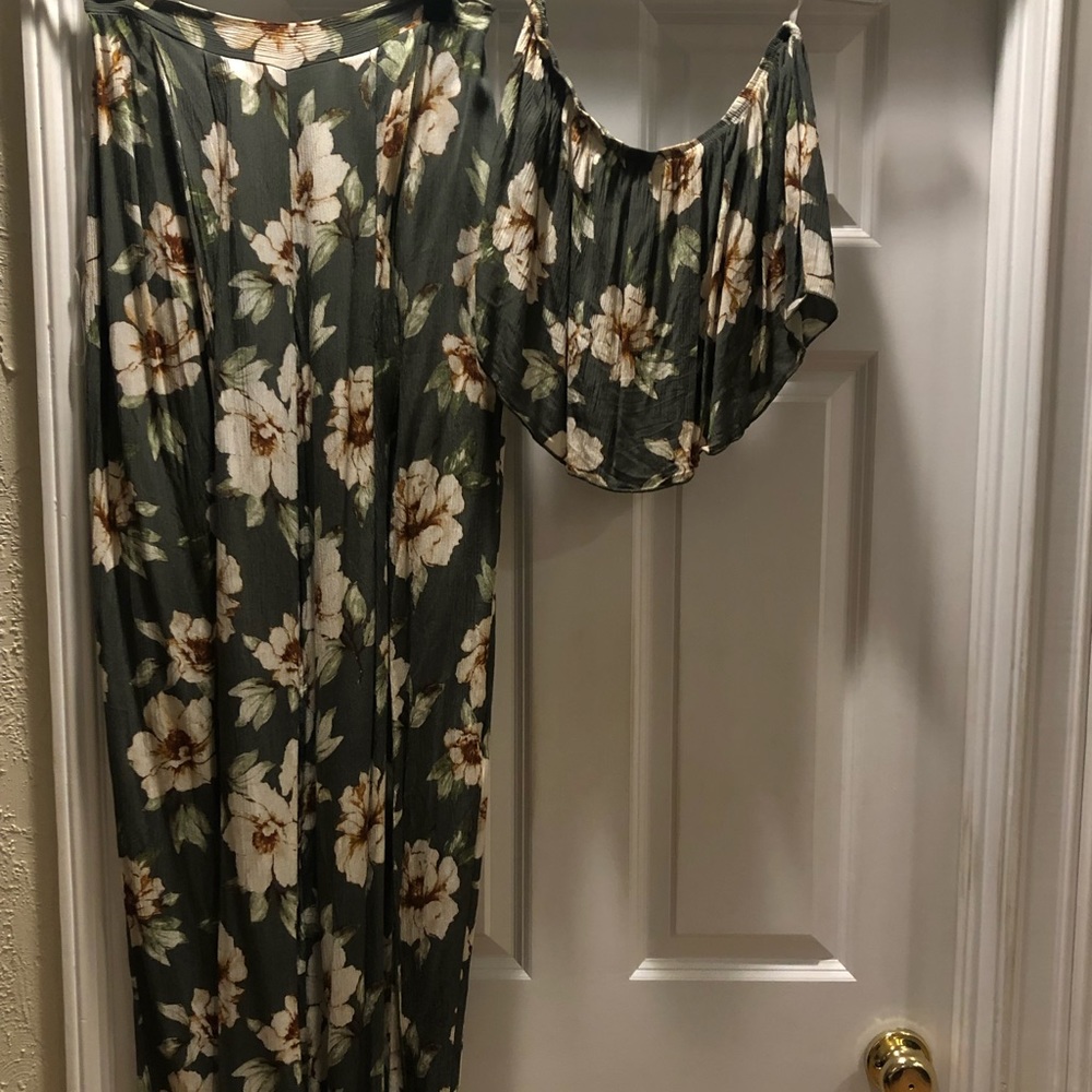 Two Piece Set - Picture 2 of 4